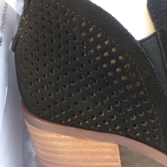 NWT Steve Madden Suede Bootie - Picture 4 of 5